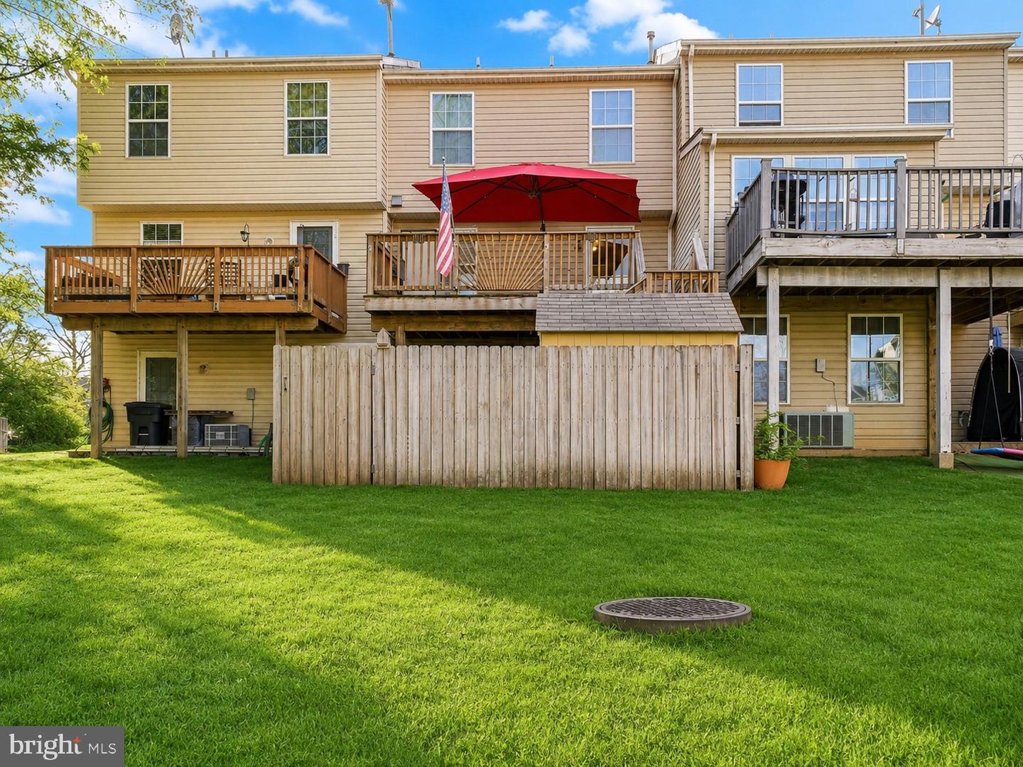 998 Jessicas Ct #2 Property Photo 22