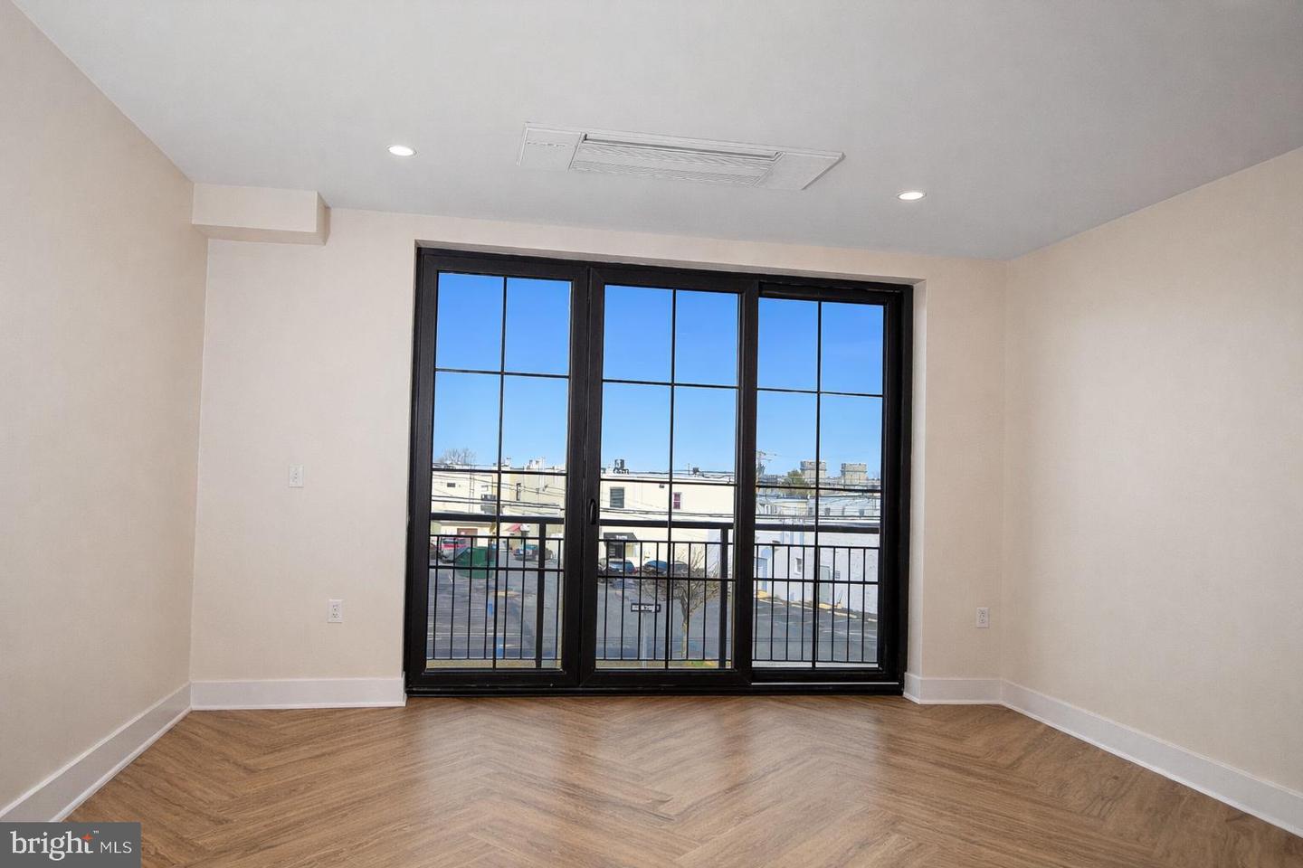 128 N Bond St #409 Property Photo 11