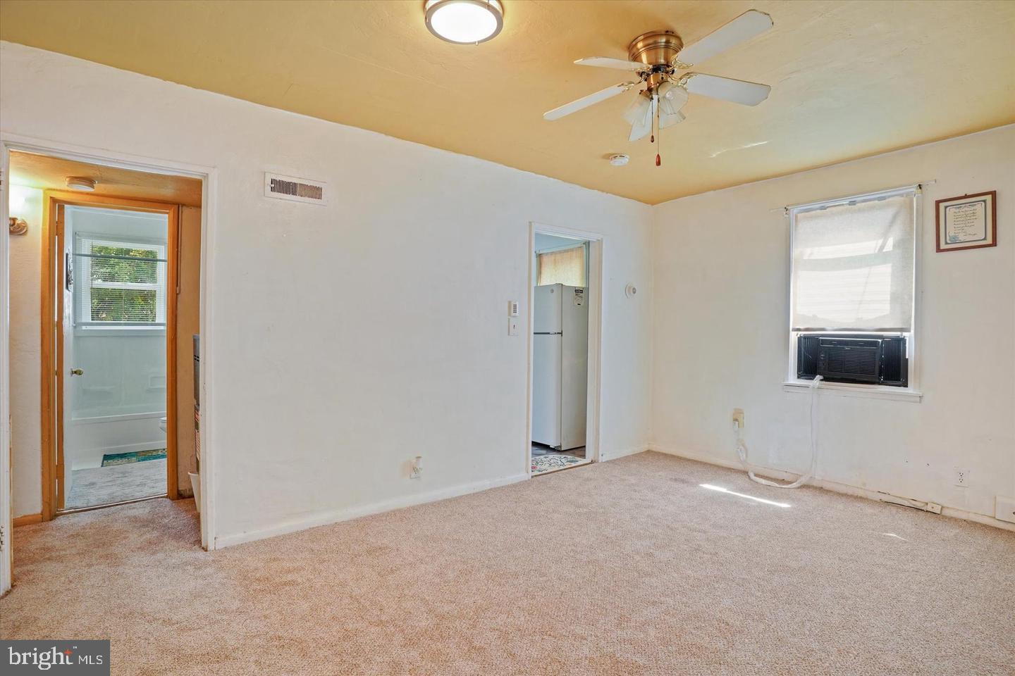 2 Aberdeen Ave Property Photo 10