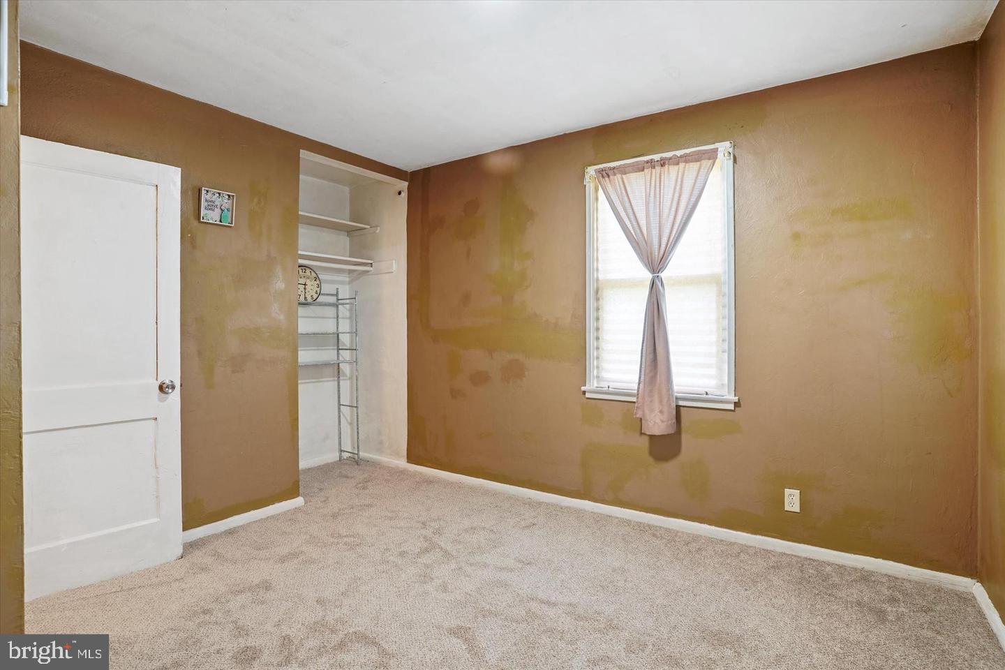 2 Aberdeen Ave Property Photo 15