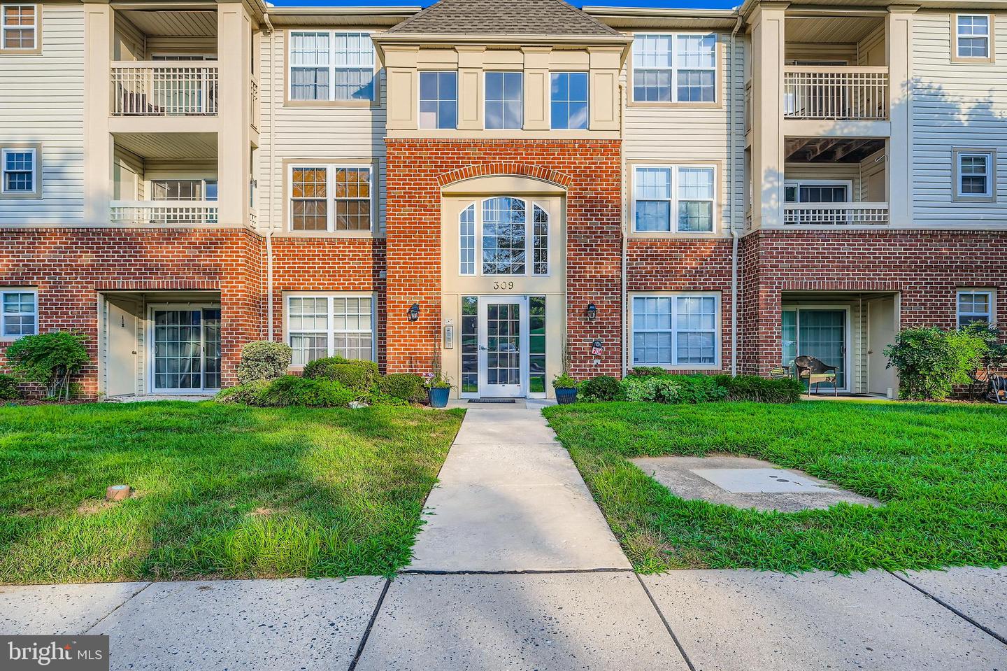 309-G TALL PINES CT #7 Property Photo 1