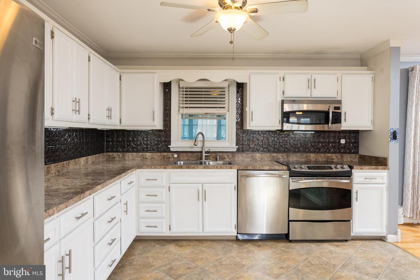 112 Shell Cove Ct Property Photo 7