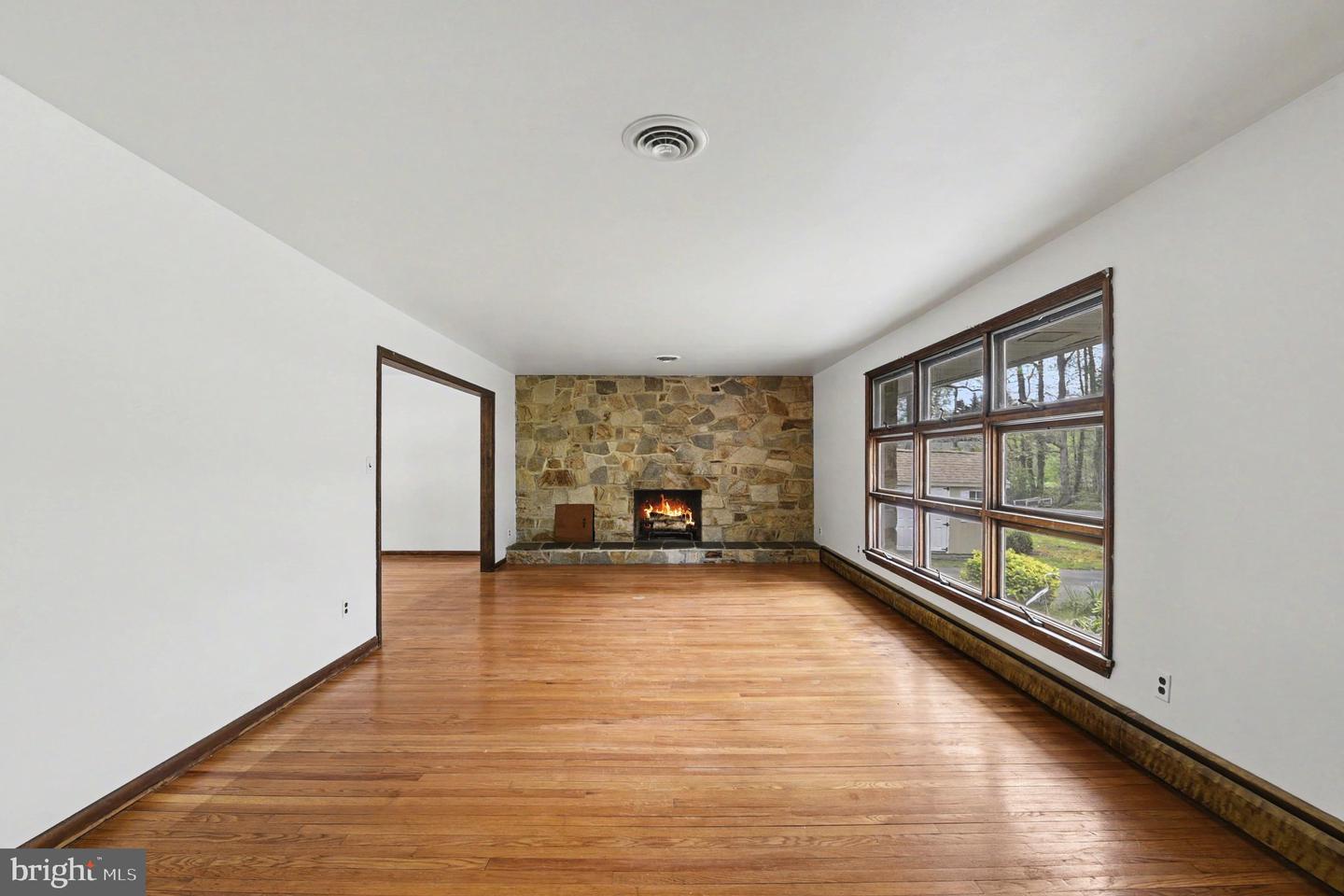 3418 Walnut Rd Property Photo 6