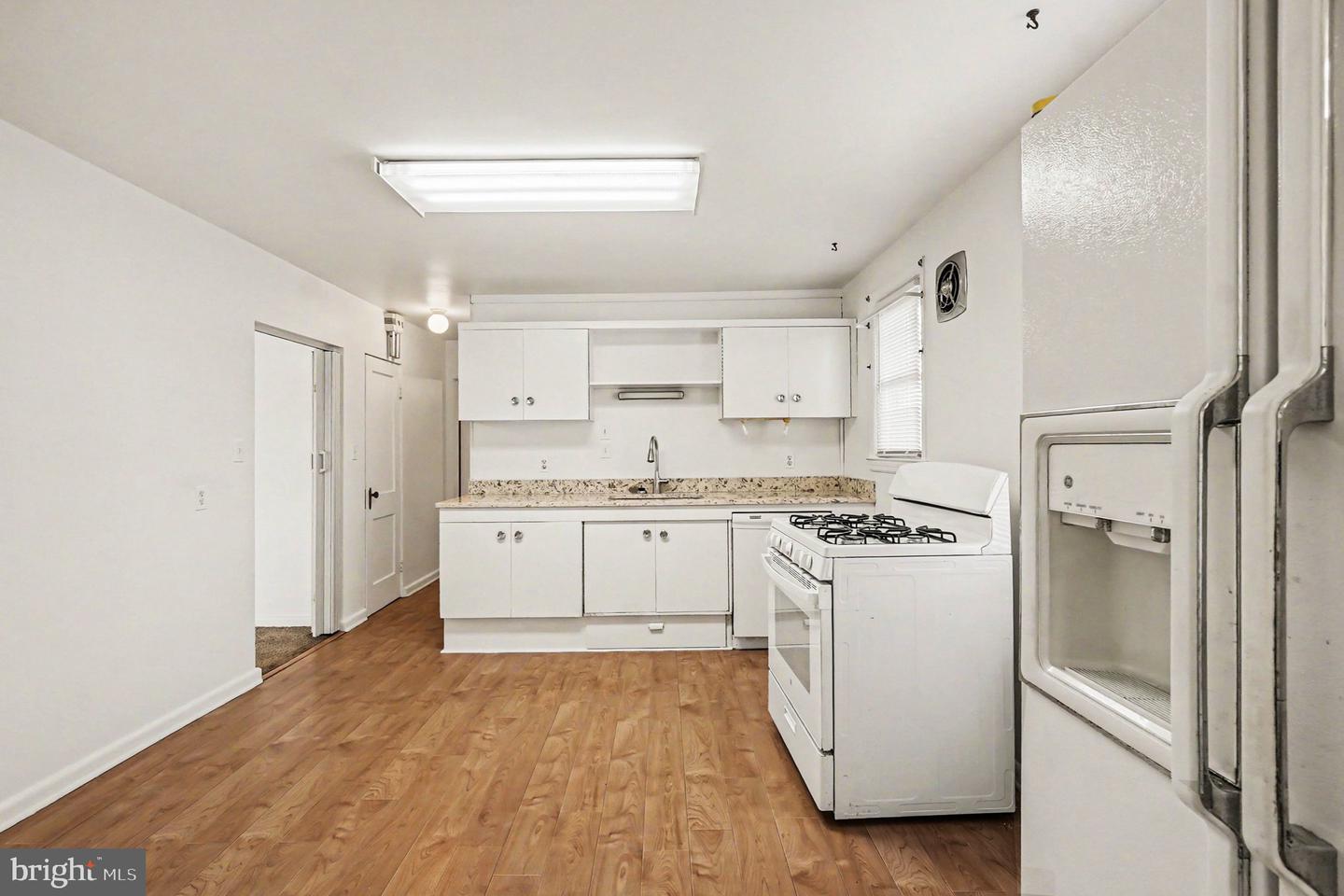 801 Lafayette St Property Photo 3