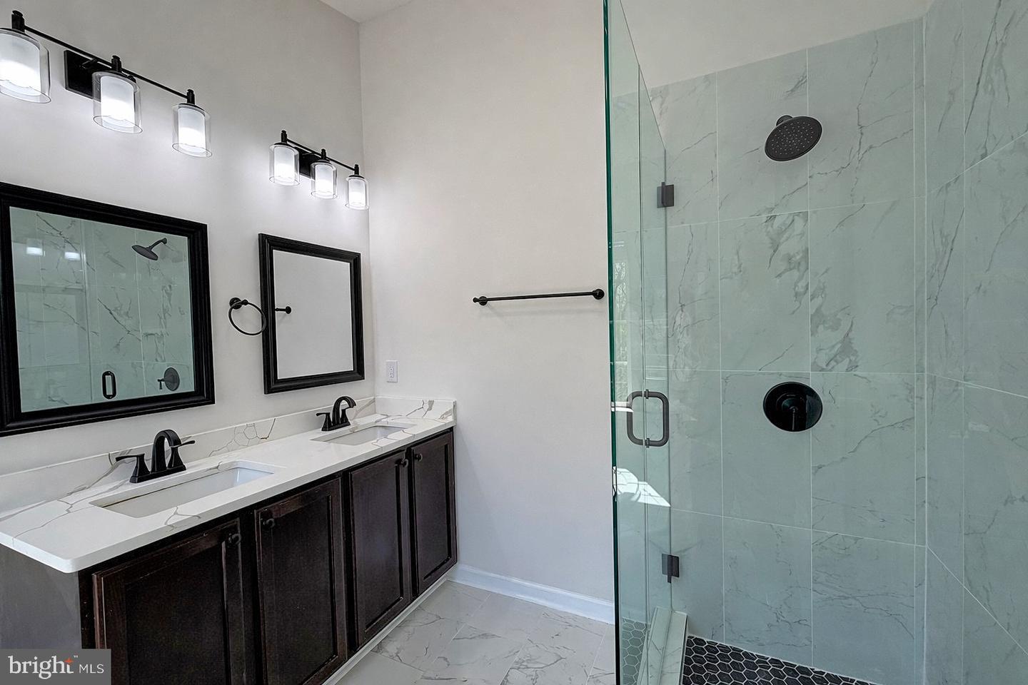 1816 Graymount Way Property Photo 12