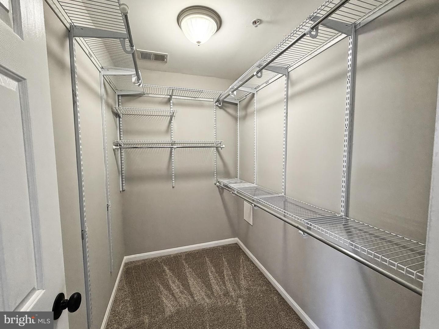 1816 Graymount Way Property Photo 13
