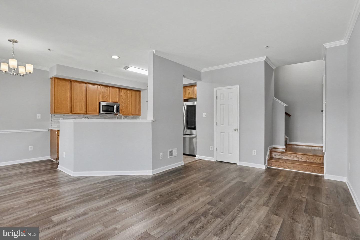 120 Mohegan Dr #a Property Photo 4