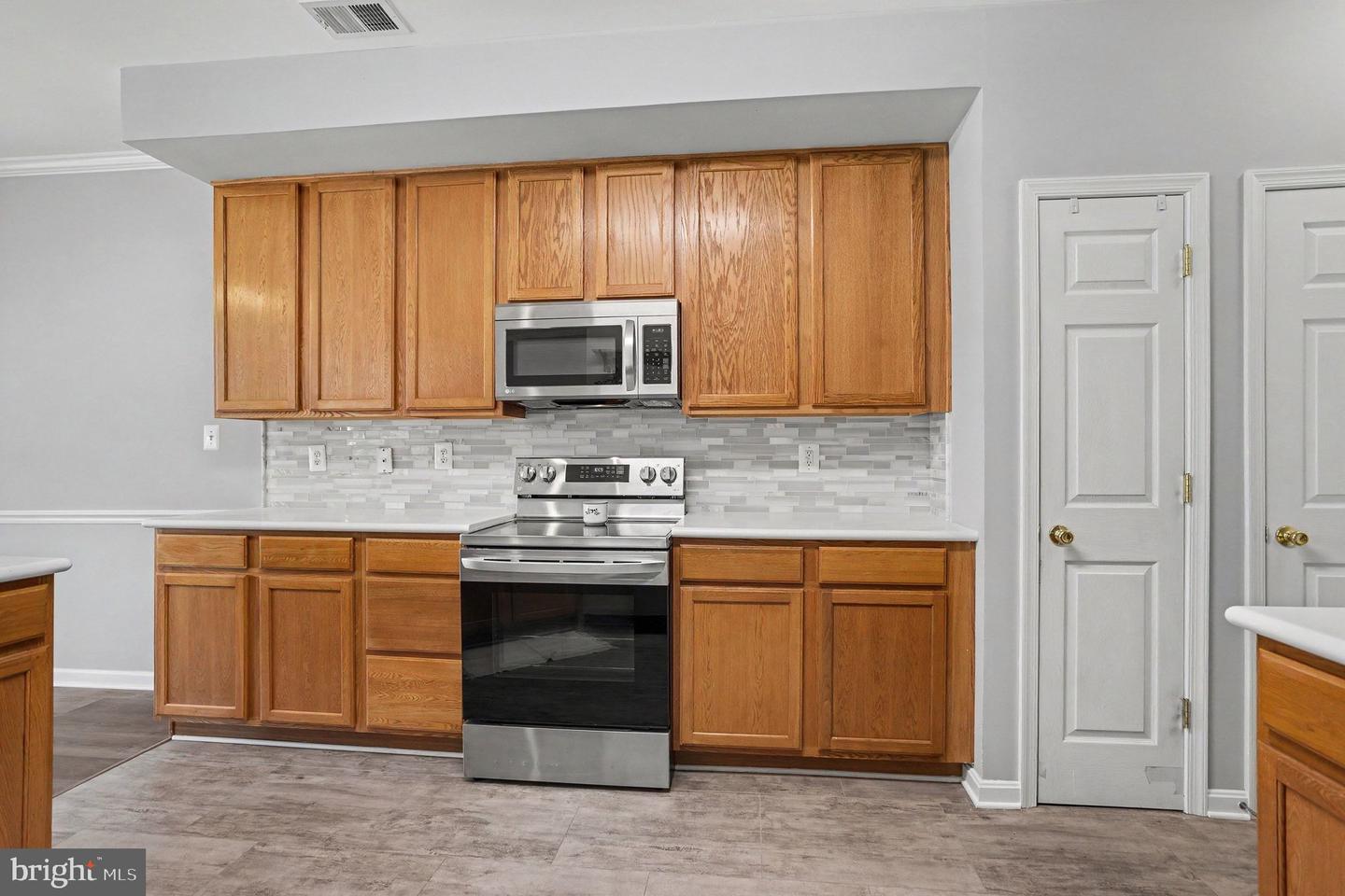 120 Mohegan Dr #a Property Photo 5
