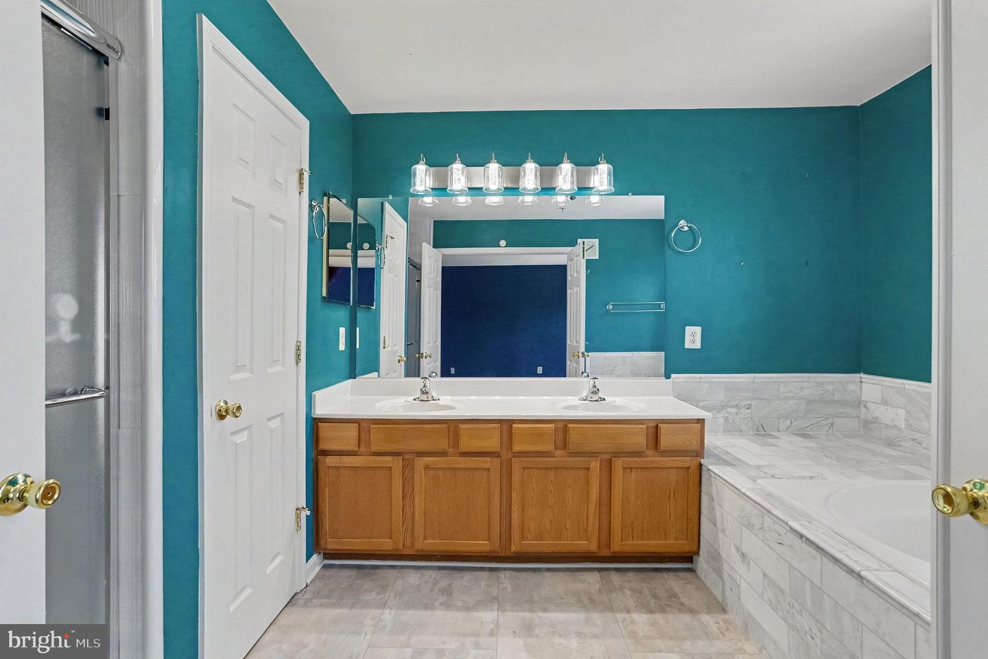 120 Mohegan Dr #a Property Photo 13