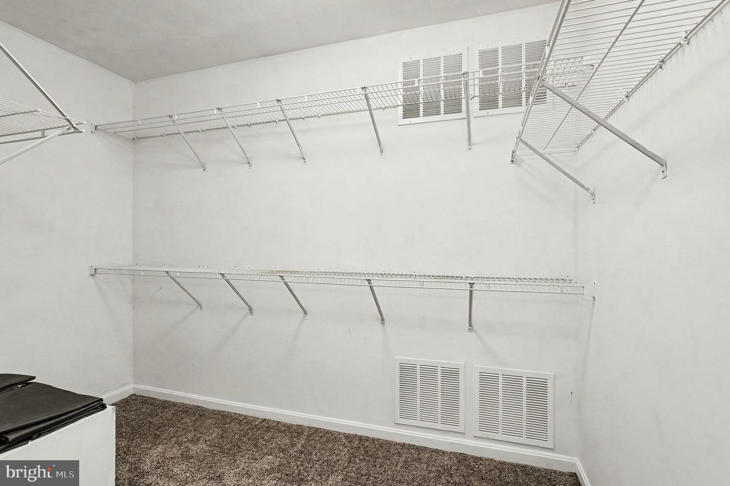 120 Mohegan Dr #a Property Photo 15