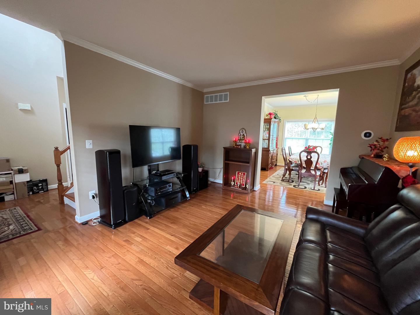 2934 Airdrie Ave Property Photo 6