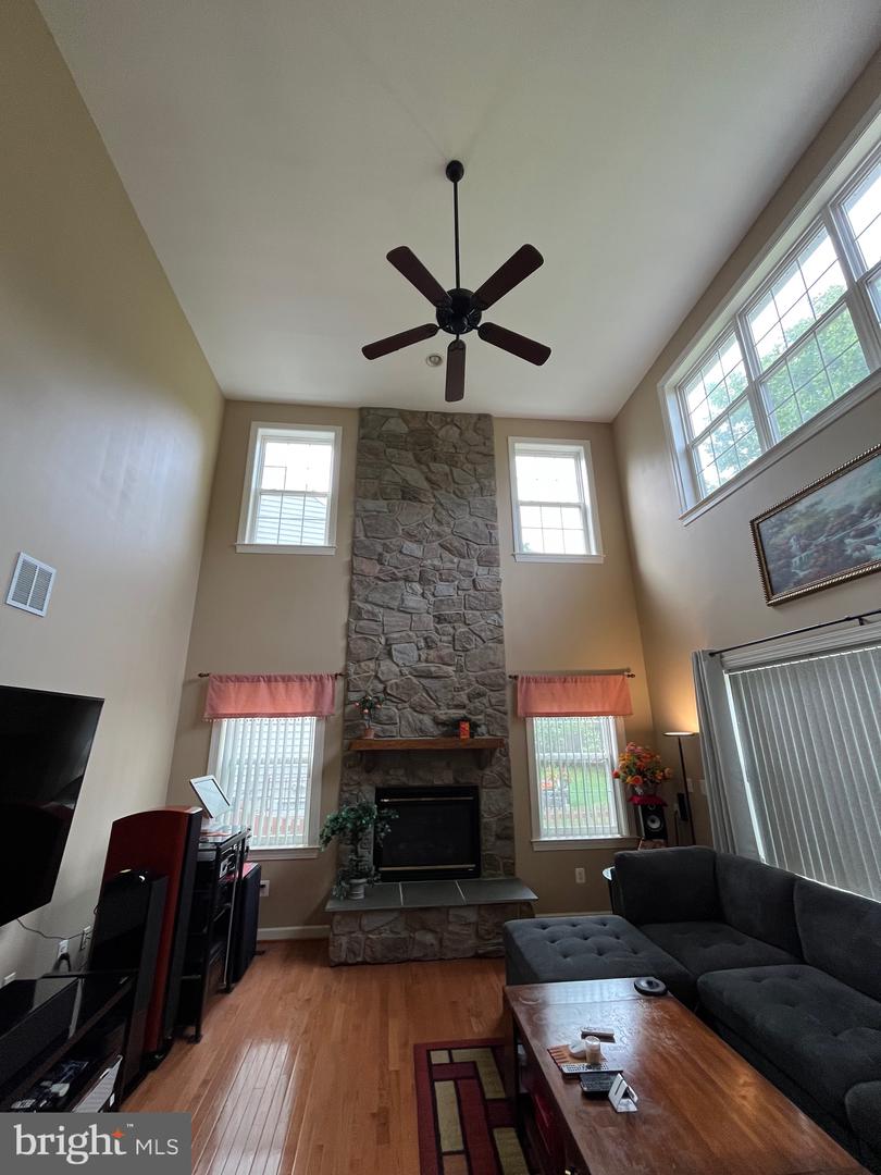 2934 Airdrie Ave Property Photo 13