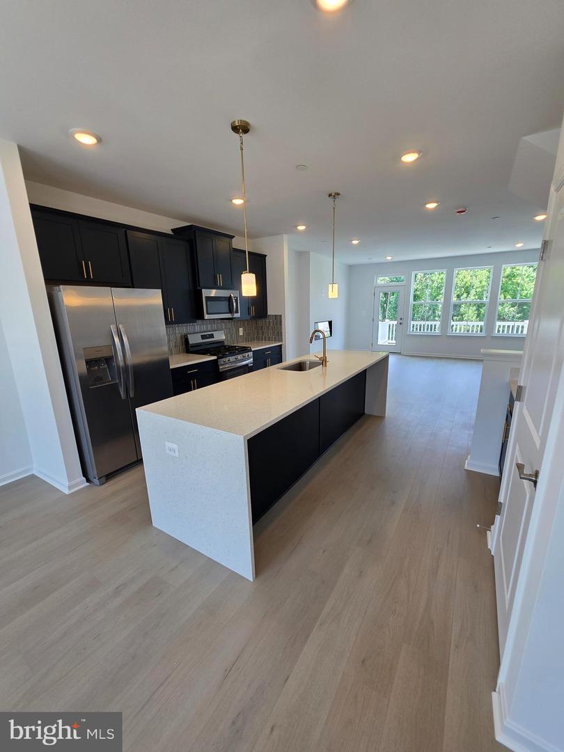334 Aqua Sq #175 Property Photo 1