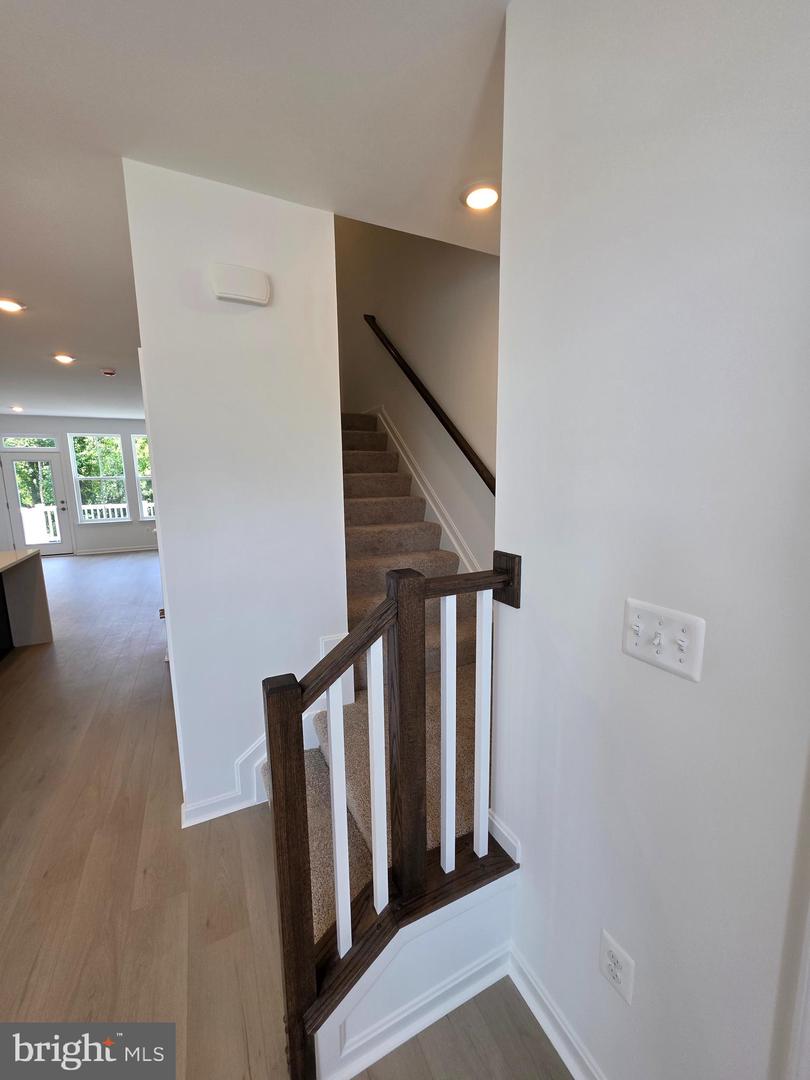 334 Aqua Sq #175 Property Photo 15