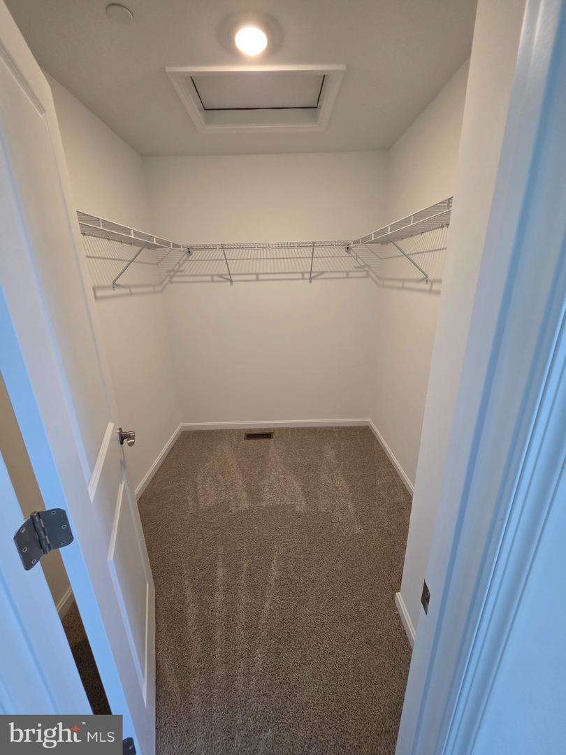 334 Aqua Sq #175 Property Photo 19