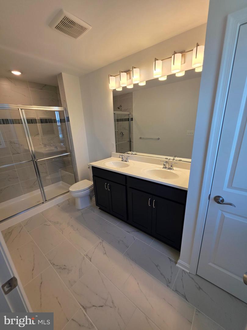 334 Aqua Sq #175 Property Photo 20