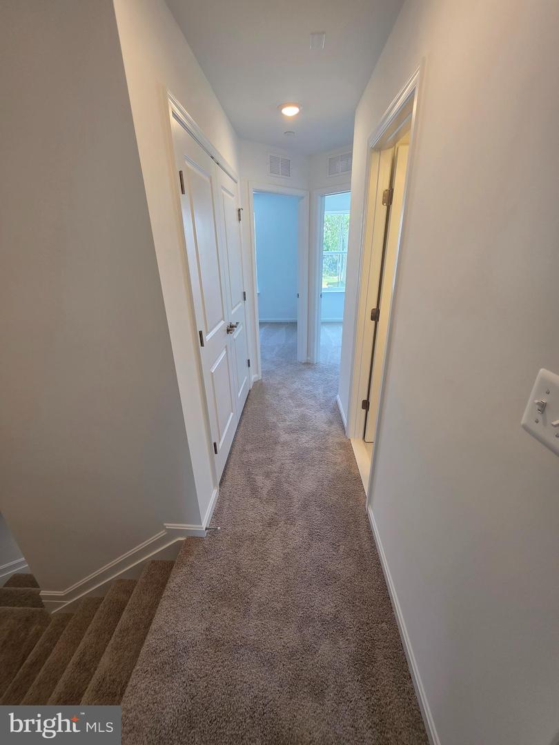 334 Aqua Sq #175 Property Photo 23