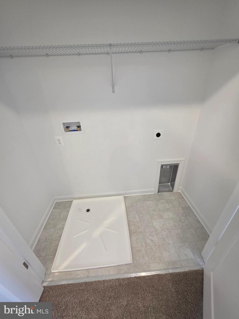 334 Aqua Sq #175 Property Photo 25