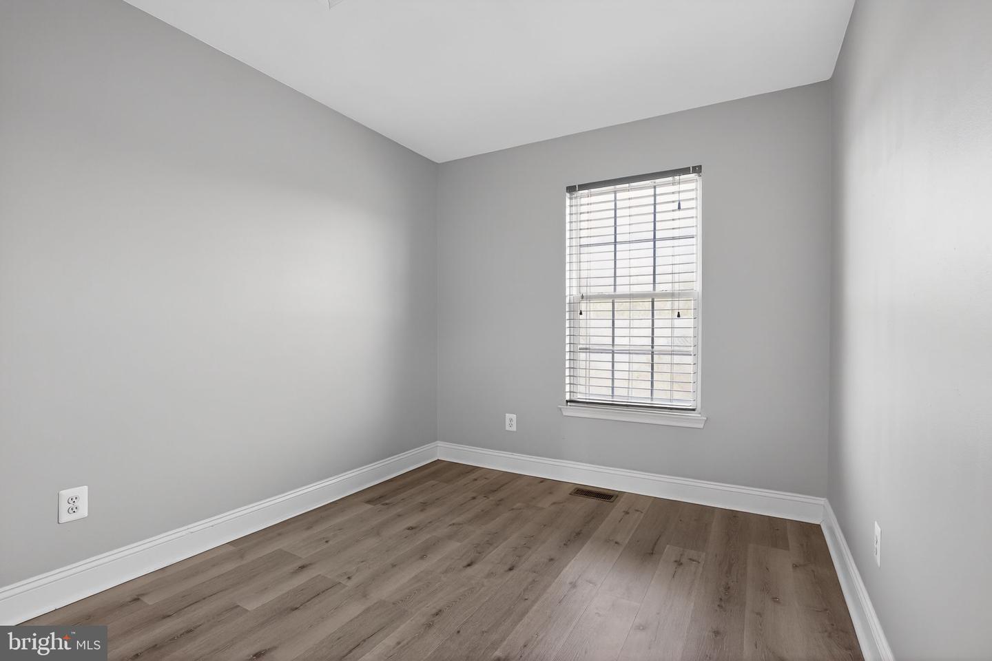 627 Berwick Ct Property Photo 16