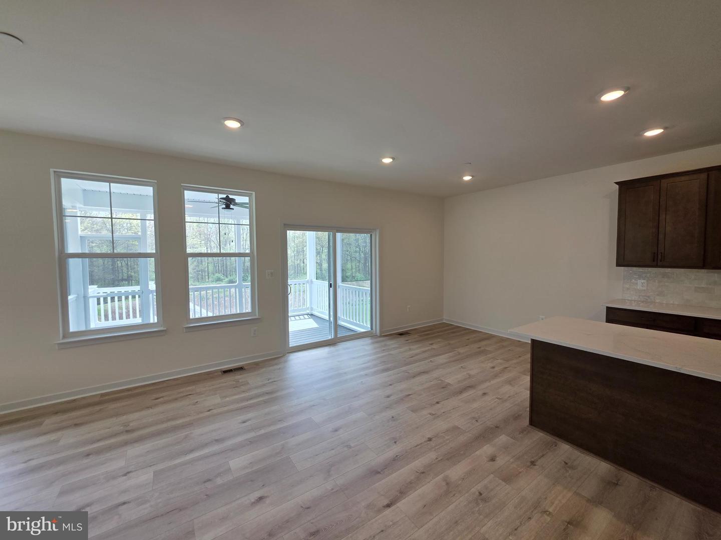 3645 Dexter Ct #154 Property Photo 6