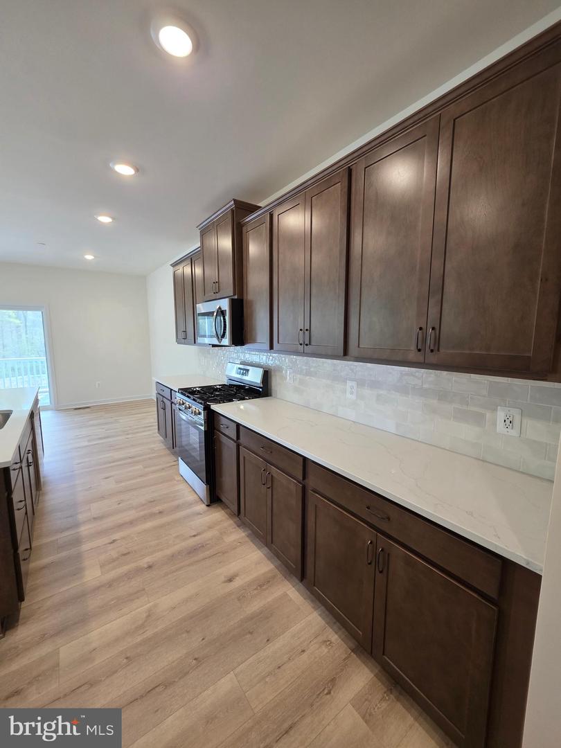 3645 Dexter Ct #154 Property Photo 10