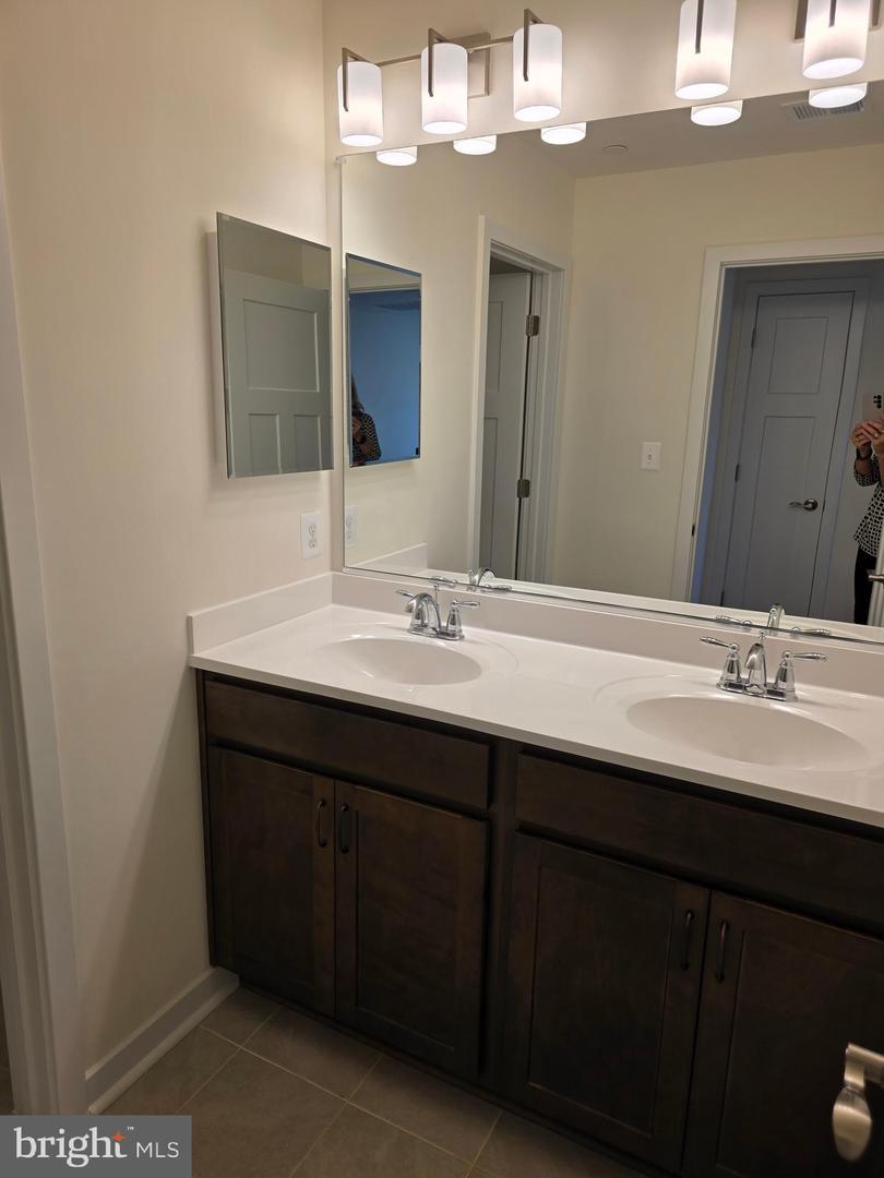 3645 Dexter Ct #154 Property Photo 27