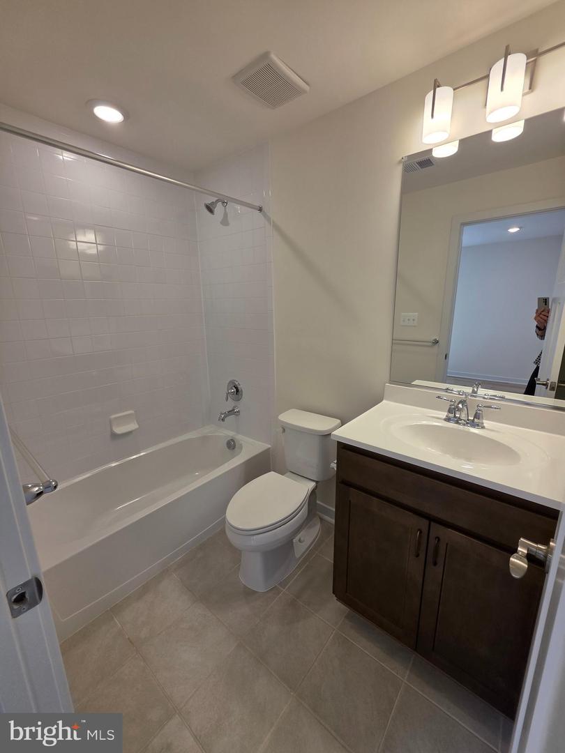 3645 Dexter Ct #154 Property Photo 34