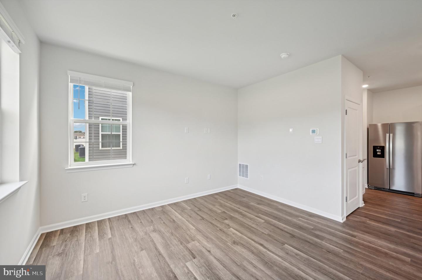 711 Managrass Dr Property Photo 3