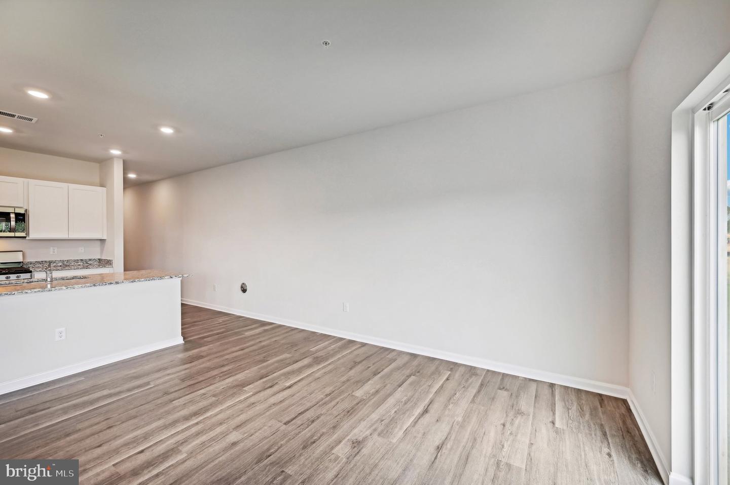 711 Managrass Dr Property Photo 4