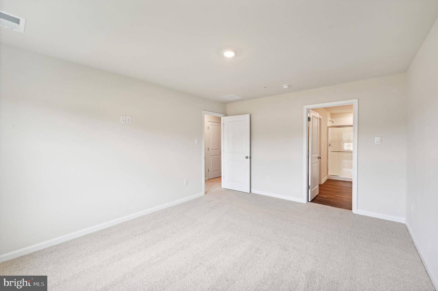 711 Managrass Dr Property Photo 32