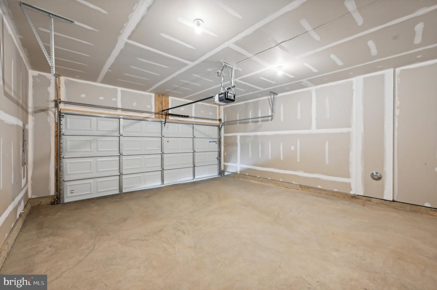 711 Managrass Dr Property Photo 38