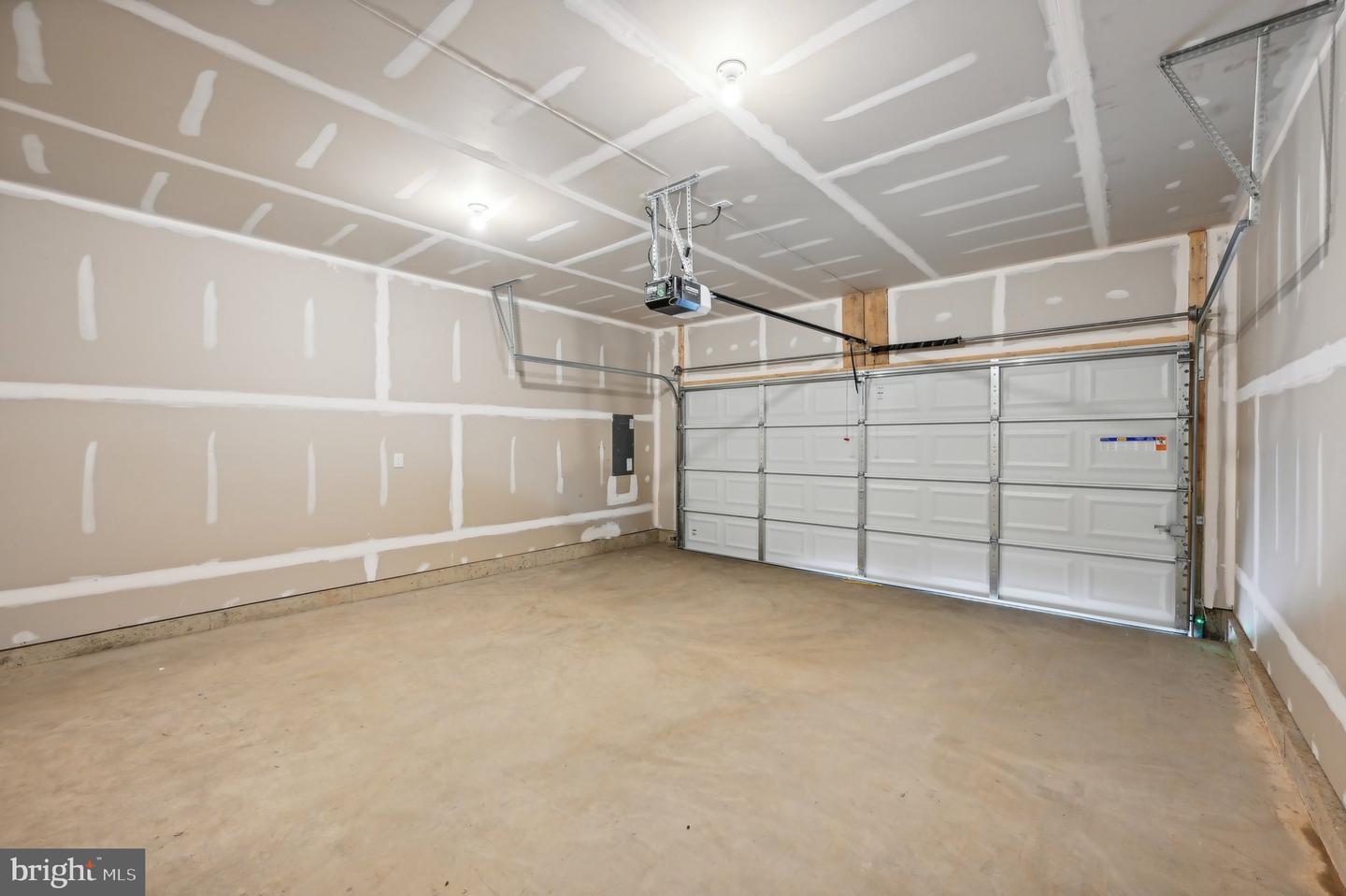 711 Managrass Dr Property Photo 40