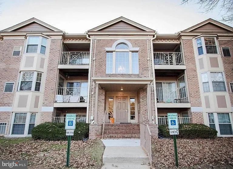 205 Star Pointe Ct #1c Property Photo 1
