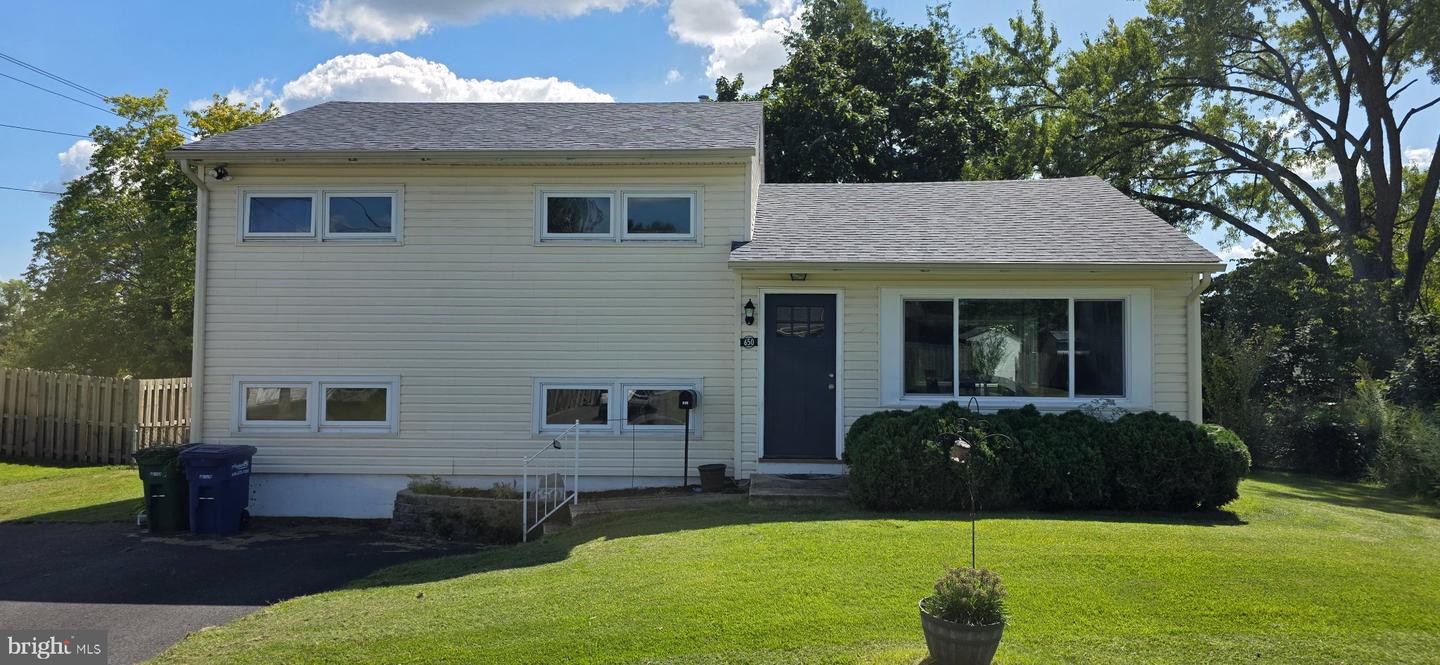 650 Brenda Ln Property Photo 1
