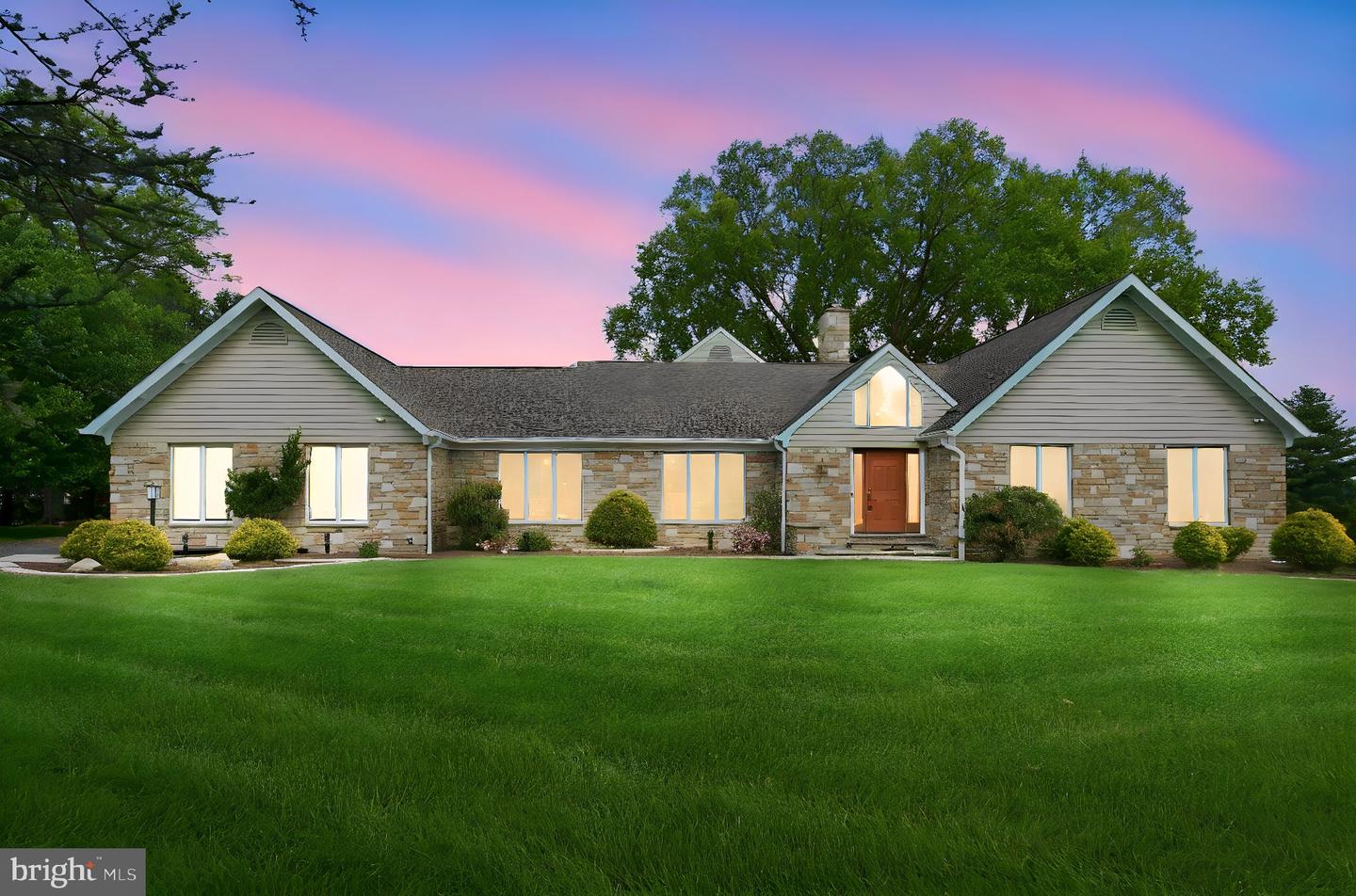 1305 LUNDY LN