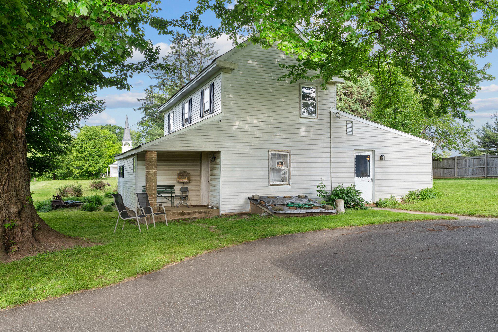 3335 Charles St Property Photo 2