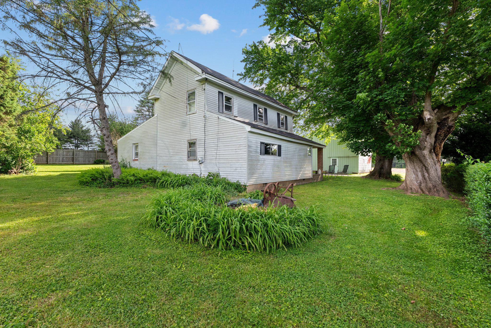 3335 Charles St Property Photo 3