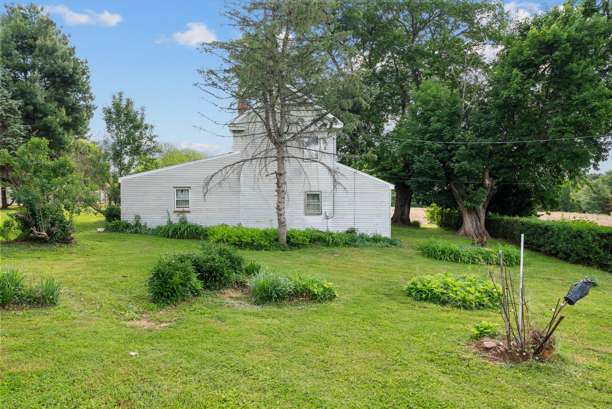3335 Charles St Property Photo 5