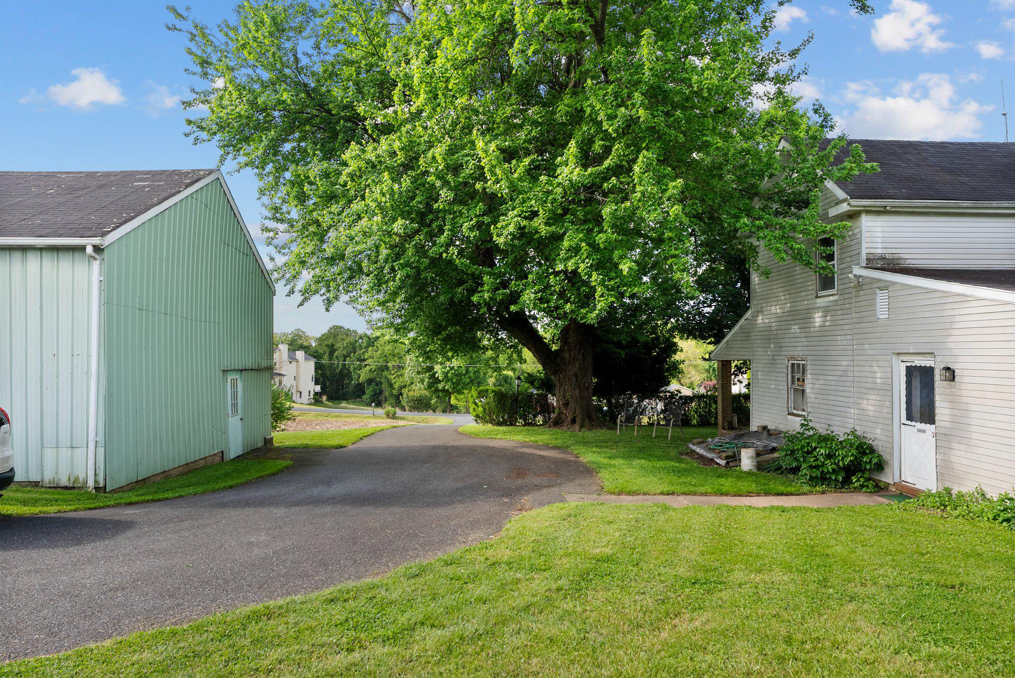 3335 Charles St Property Photo 6