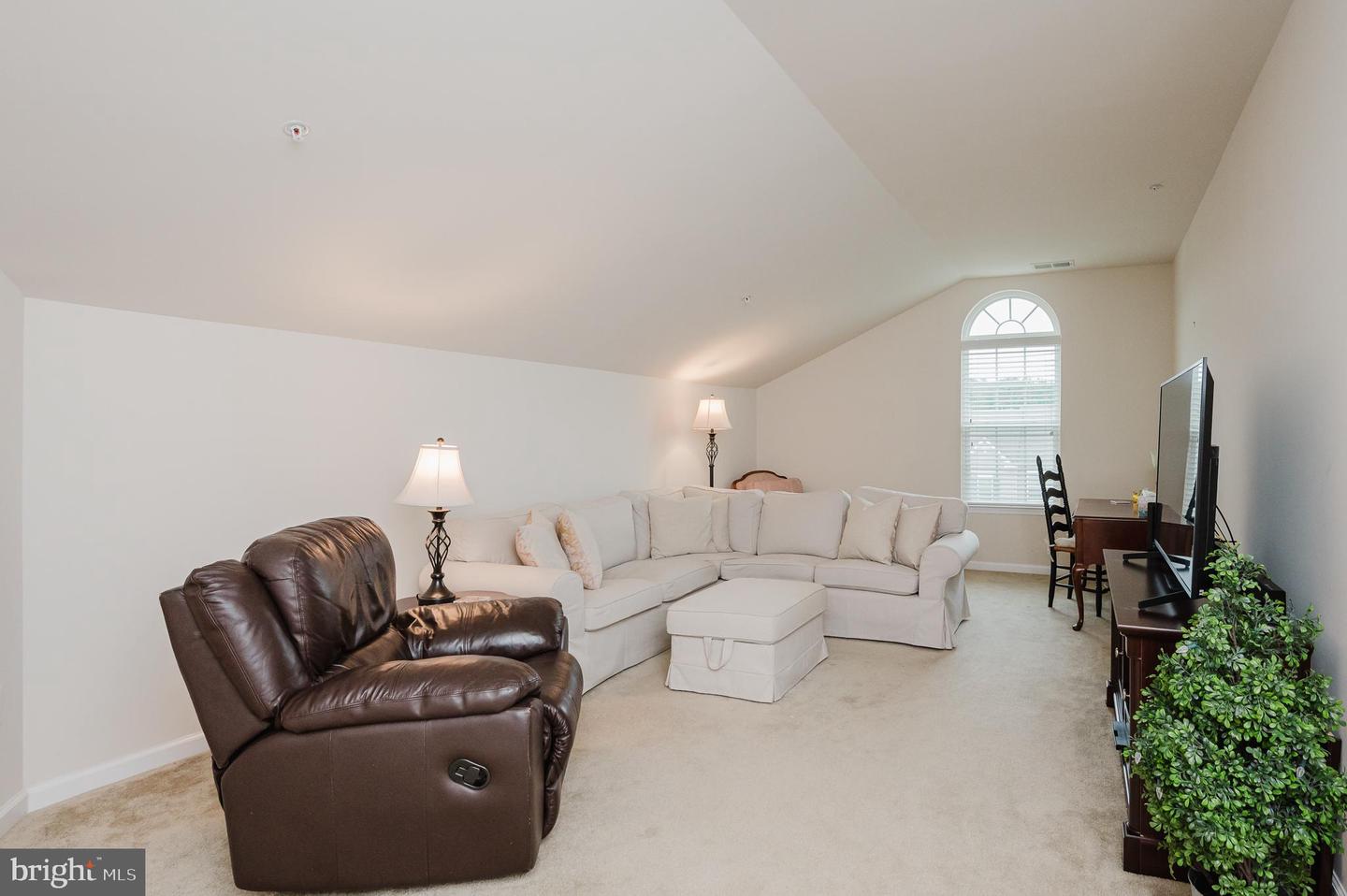 303 Lothian Way #303 Property Photo 6