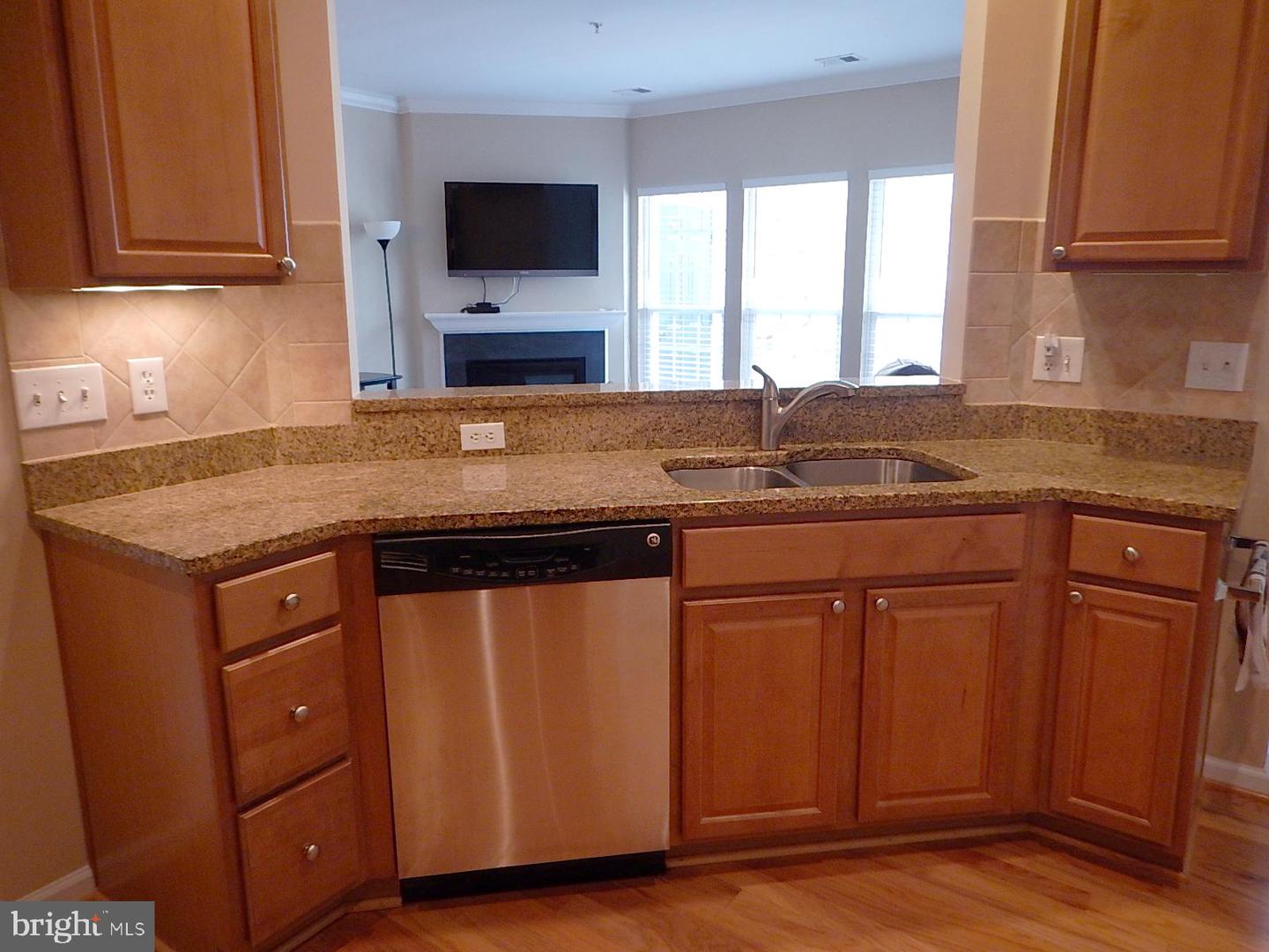 633 WALLINGFORD RD #201 Property Photo 1