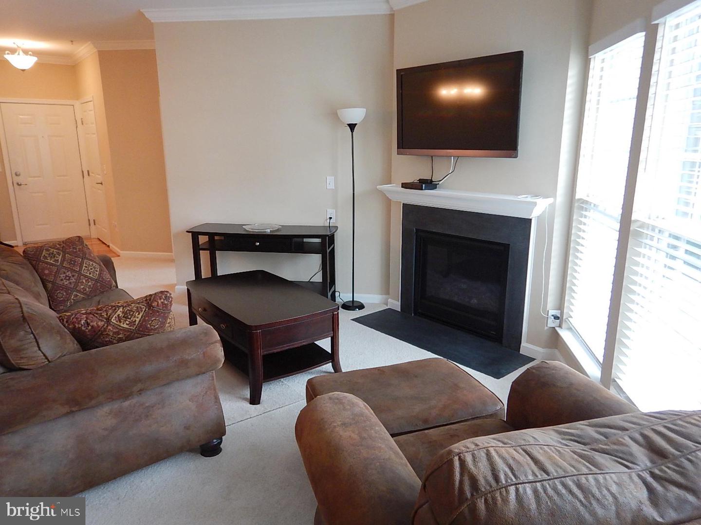 633 Wallingford Rd #201 Property Photo 5