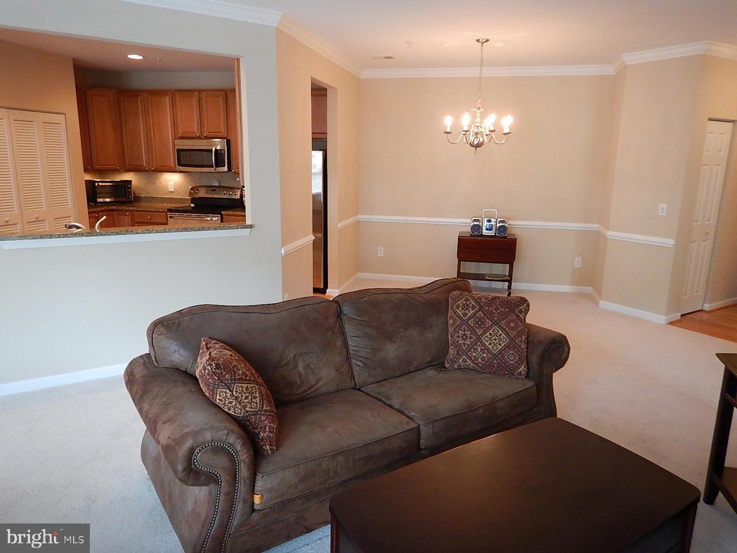 633 Wallingford Rd #201 Property Photo 6