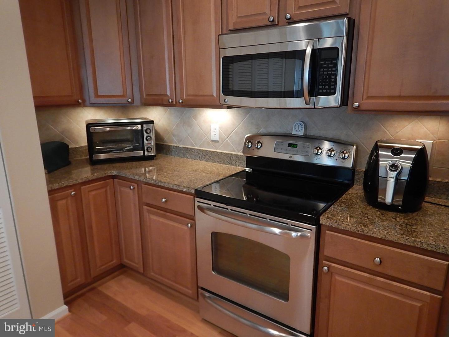 633 Wallingford Rd #201 Property Photo 11
