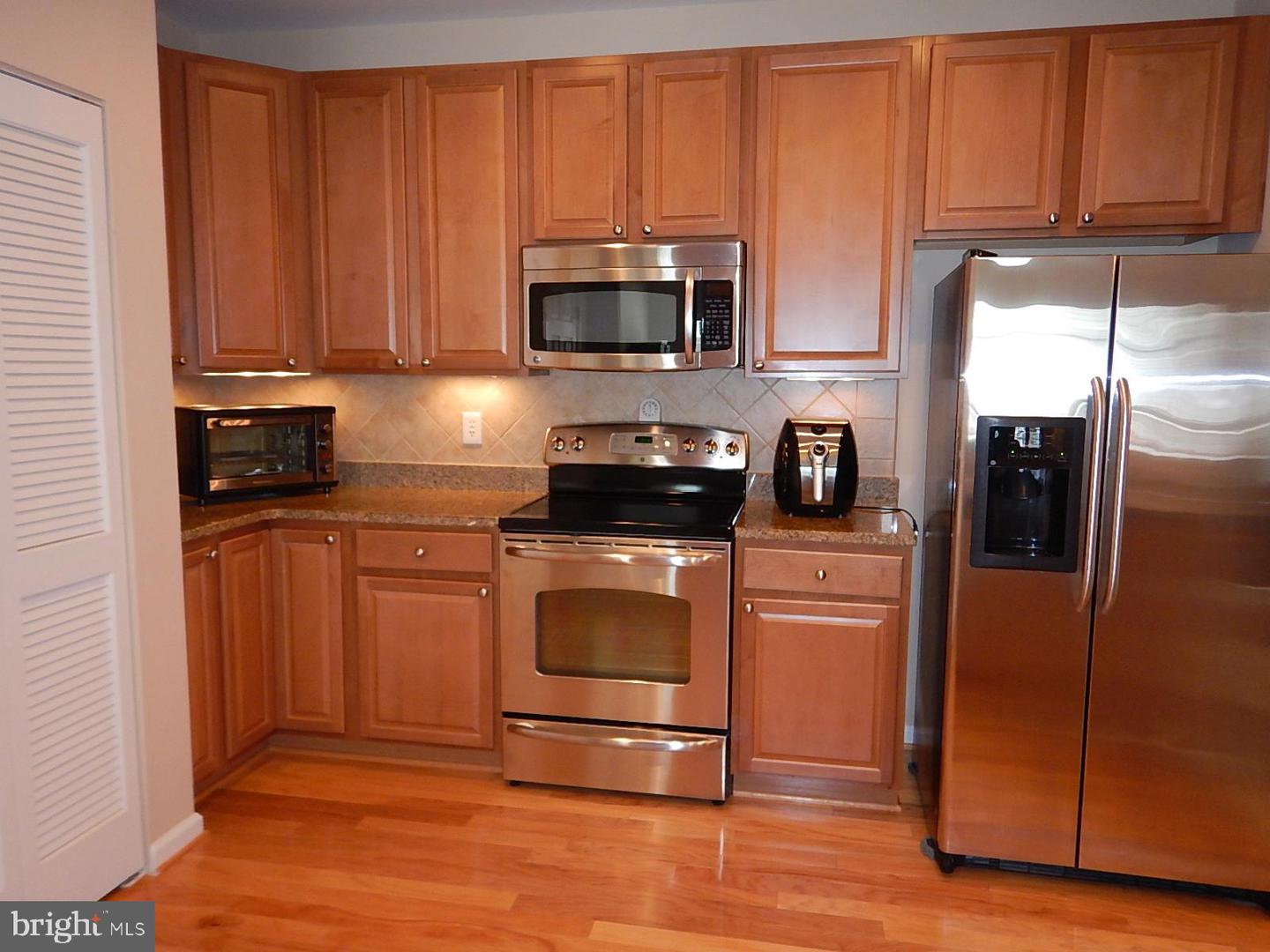 633 Wallingford Rd #201 Property Photo 12