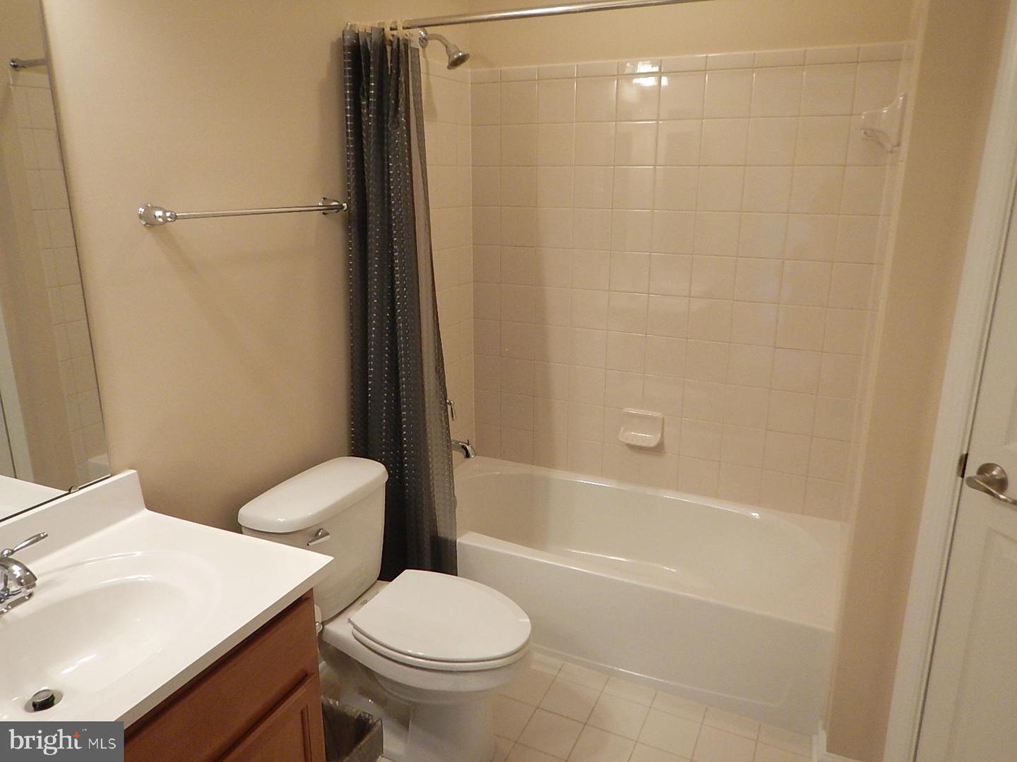 633 Wallingford Rd #201 Property Photo 18