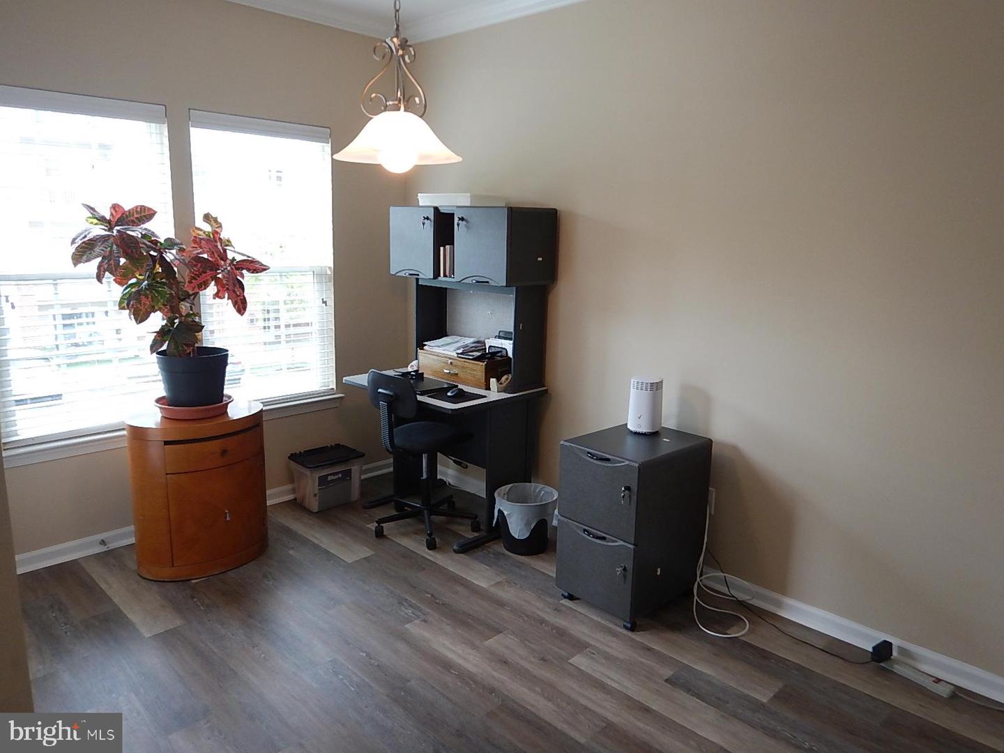 633 Wallingford Rd #201 Property Photo 24