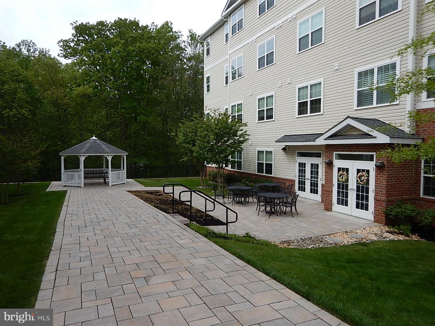 633 Wallingford Rd #201 Property Photo 28