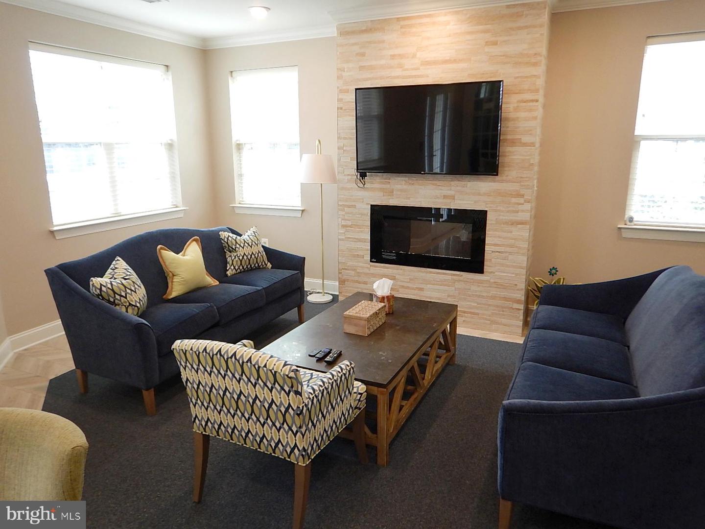 633 Wallingford Rd #201 Property Photo 35