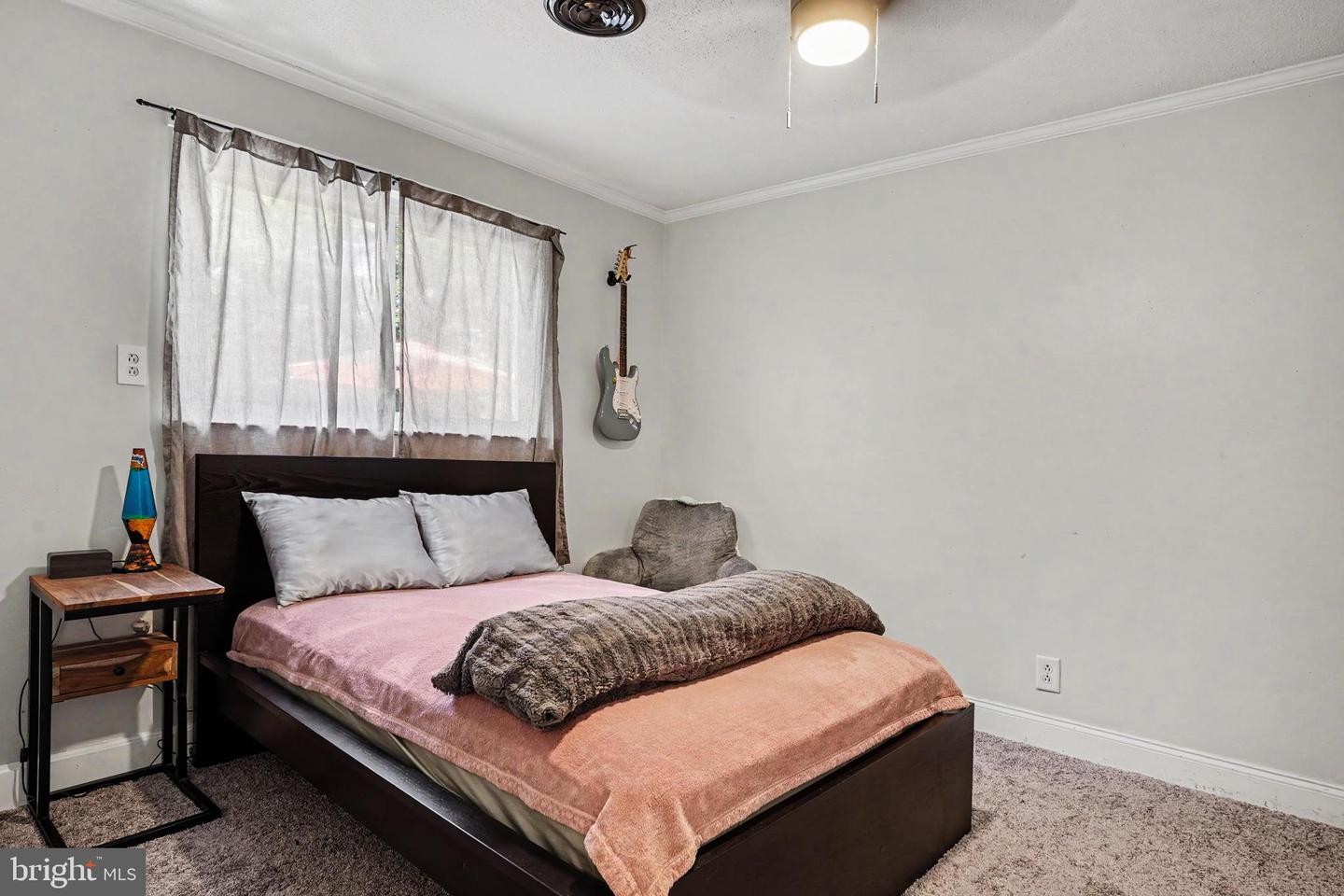 6 E Macphail Rd Property Photo 22